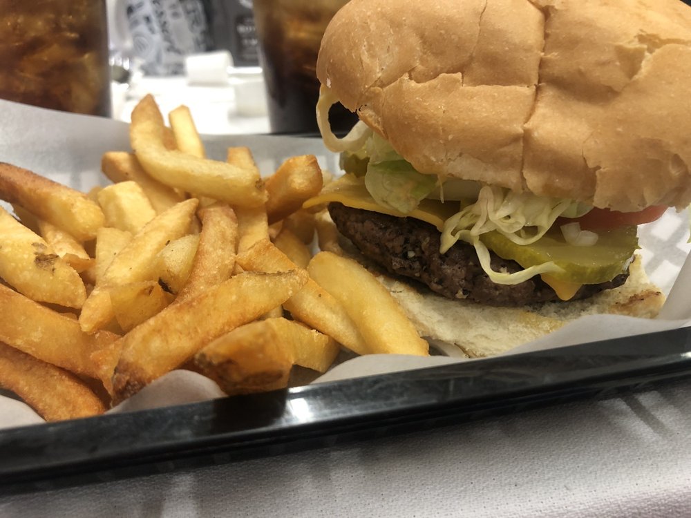 CINDY’S PLACE Updated September 2024 125 N Main St, Chicora