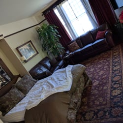 The Cedar House - Bedroom/seating area