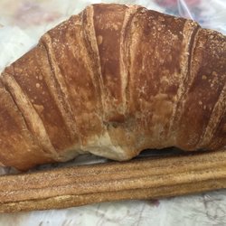 Panaderia Carniceria Flores - Churro and a croissant