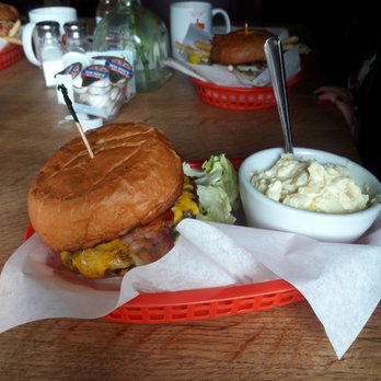 Mt Baldy Lodge - Bacon cheeseburger with mash potatoes - American Near Me - Mount Baldy, California Mt Baldy Lodge - Bacon cheeseburger with mash potatoes - American Near Me - Mount Baldy, California