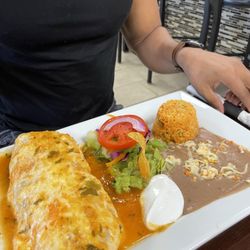 Amigas Restaurant - Burrito Suizo Dinner