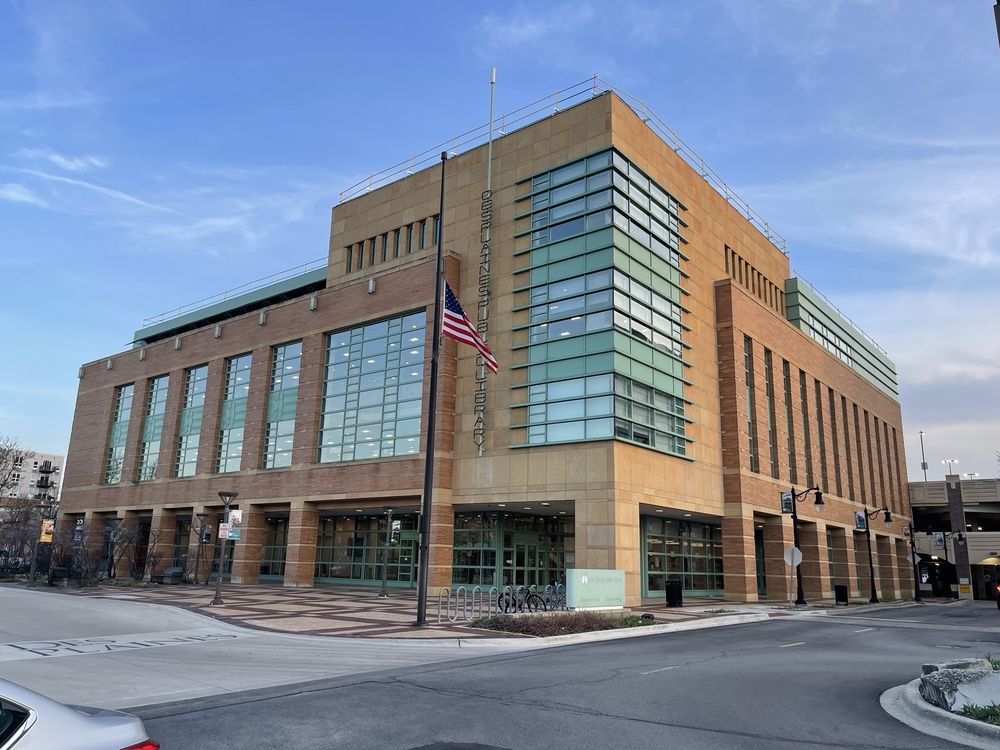 DES PLAINES PUBLIC LIBRARY Updated July 2025 32 Photos & 58 Reviews