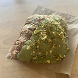 Pistacho Matcha Croissant