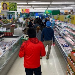 Food Basics - Brutal...... one lane.
