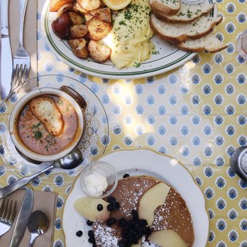 La Note - Lemon gingerbread pancakes and poached pears, omelette fromage et jambon, and soupe du jour - French Near Me - Berkeley, California La Note - Lemon gingerbread pancakes and poached pears, omelette fromage et jambon, and soupe du jour - French Near Me - Berkeley, California