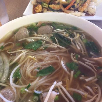 Pho Win - Pho with brisket and meatballs - Vietnamese Near Me - San Antonio, Texas Pho Win - Pho with brisket and meatballs - Vietnamese Near Me - San Antonio, Texas