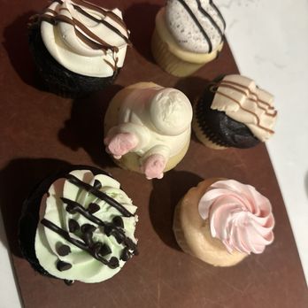 Fat Cupcake - Cupcakes Near Me - Oregon City, Oregon Fat Cupcake - Cupcakes Near Me - Oregon City, Oregon