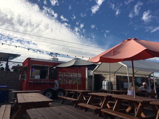 Milwaukie Station Food Cart Pod by null