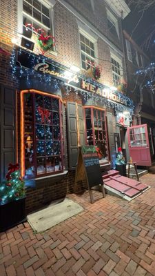 Cavanaugh’s Headhouse by null