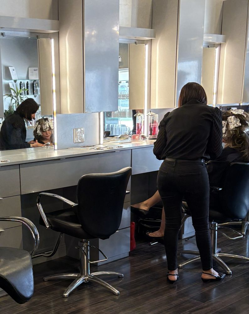 Donna Pascoe Salon Image