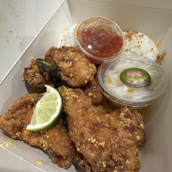 Mama Hieu's - House box with salted egg yolk - Vietnamese Near Me - Westminster , California Mama Hieu's - House box with salted egg yolk - Vietnamese Near Me - Westminster , California