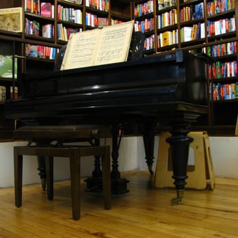 L'Argonauta Libri Per Viaggiare - Bookstores Near Me - Rome, RM