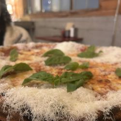 June's Pizza - Margherita pizza