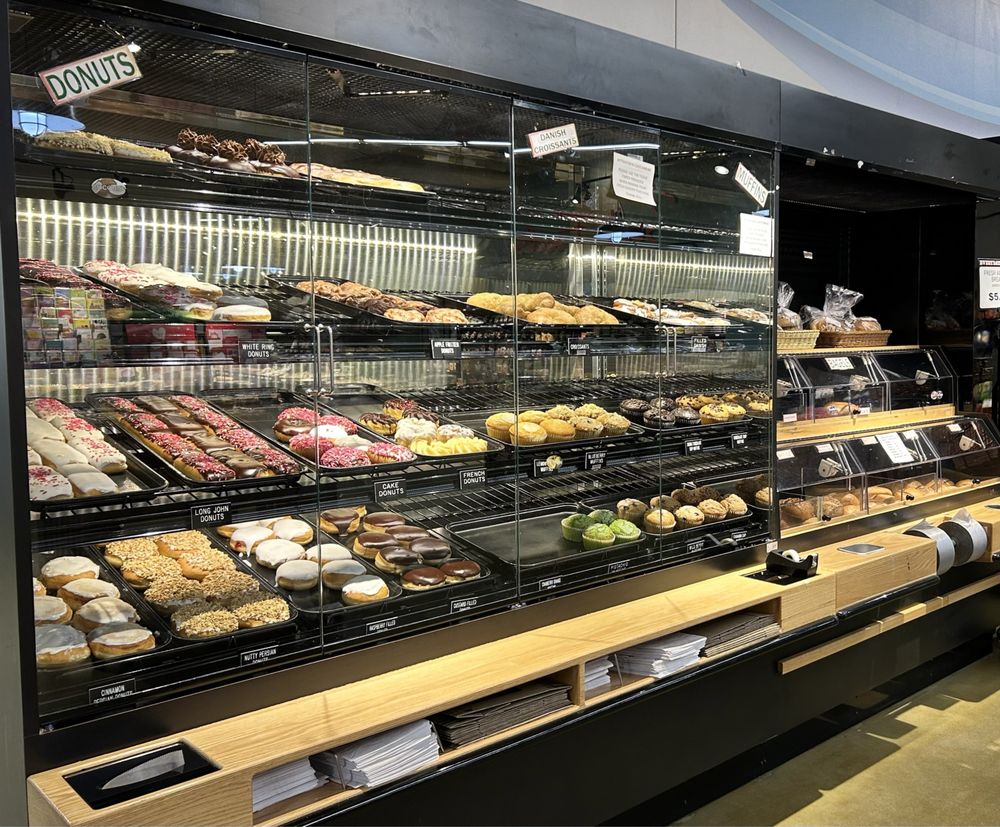 LAKE MILLS MARKET Updated October 2024 14 Reviews 375 W Tyranena