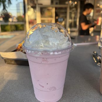 Bunz Burger - Strawberry shake - Hot Dogs Near Me - Huntington Beach, California