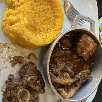 Que lo Que Sabor - Chivo (goat) with yellow rice - Dominican Near Me - East Stroudsburg, Pennsylvania Que lo Que Sabor - Chivo (goat) with yellow rice - Dominican Near Me - East Stroudsburg, Pennsylvania