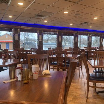Town diner - tables and chairs in a restaurant - Diners Near Me - East Windsor, New Jersey Town diner - tables and chairs in a restaurant - Diners Near Me - East Windsor, New Jersey