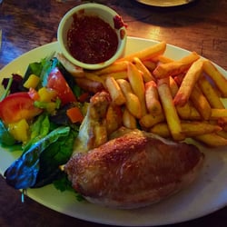 Hawthorns Bar and Restaurant - Honey glazed chicken breast with chips and salad
