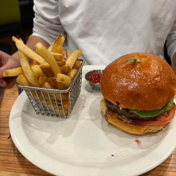 Rothchild's Kitchen - Burger - Mediterranean Near Me - Great Neck, New York Rothchild's Kitchen - Burger - Mediterranean Near Me - Great Neck, New York