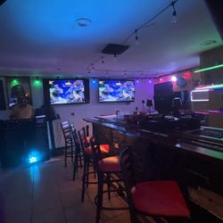 Jamaica Jamaica Bar and Grill - Bar and DJ add the perfect vibe!!