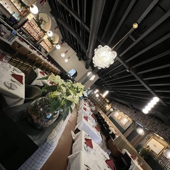 Kennedy's Steakhouse - This is the spacious well and modern warm welcoming Restaurant and Bar area. - Steakhouses Near Me - Eugene, Oregon