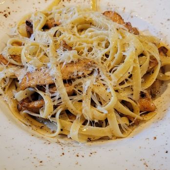 Meril - Linguine with chicken - New American Near Me - New Orleans, Louisiana Meril - Linguine with chicken - New American Near Me - New Orleans, Louisiana