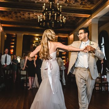 Michelle Chan Photography - Our first dance - Session Photography Near Me