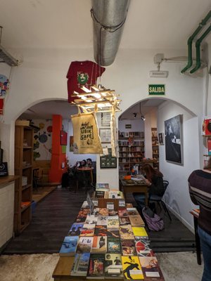 Ubik Café Cafetería Librería by null