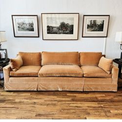 Carousel Folk - Gorgeous couch in-store