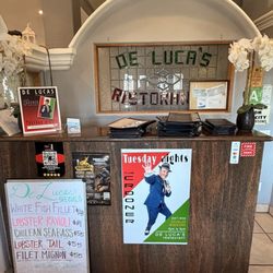 De Luca's Restaurant - Counter