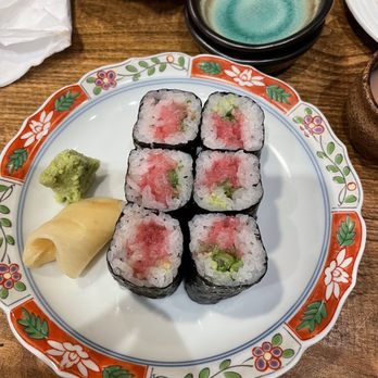 Kiraku - Negitoro maki - Tapas/Small Plates Near Me - Berkeley, California Kiraku - Negitoro maki - Tapas/Small Plates Near Me - Berkeley, California