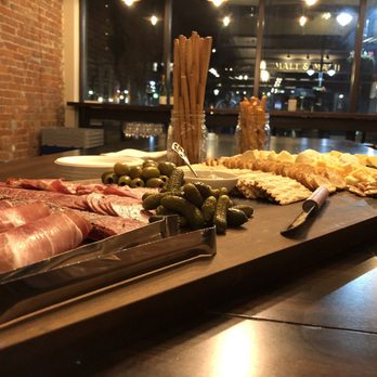 Bailarín Cellars Winery & Tasting Room - Wine Tasting Room Near Me - Sacramento, California