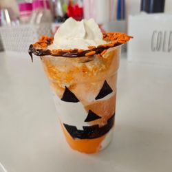 Daisy Jo's Ice Cream Parlour & Diner - Vanilla soft serve- orange soda