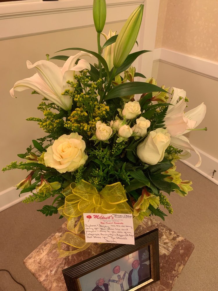 MILDRED’S FLORIST Updated August 2024 12 Photos 3767 W Andrew