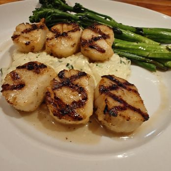 Seasons 52 - Caramelized Grilled Sea Scallops with marscopome risotto - New American Near Me - Palm Beach Gardens, Florida Seasons 52 - Caramelized Grilled Sea Scallops with marscopome risotto - New American Near Me - Palm Beach Gardens, Florida