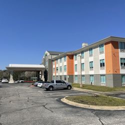 Holiday Inn Express & Suites Enterprise - Outside