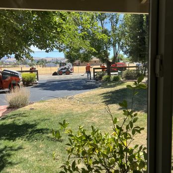 California Asphalt Professionals - End of Circular Drive - Masonry/Concrete Near Me California Asphalt Professionals - End of Circular Drive - Masonry/Concrete Near Me