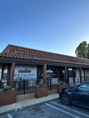 Gilman Brewing Santa Cruz Taproom Brewpub Gastropub Restaurant by null