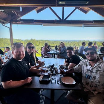 Hawks View Winery - Wine bar - Wine Tasting Room Near Me - Sherwood, Oregon