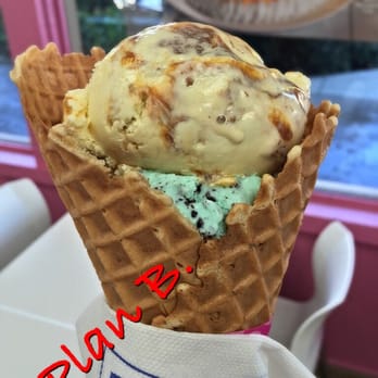 Baskin-Robbins - Mint chocolate chip and pralines n' cream in heavenly waffle cone. (Low fat) - Ice Cream & Frozen Yogurt Near Me - Monrovia, California Baskin-Robbins - Mint chocolate chip and pralines n' cream in heavenly waffle cone. (Low fat) - Ice Cream & Frozen Yogurt Near Me - Monrovia, California