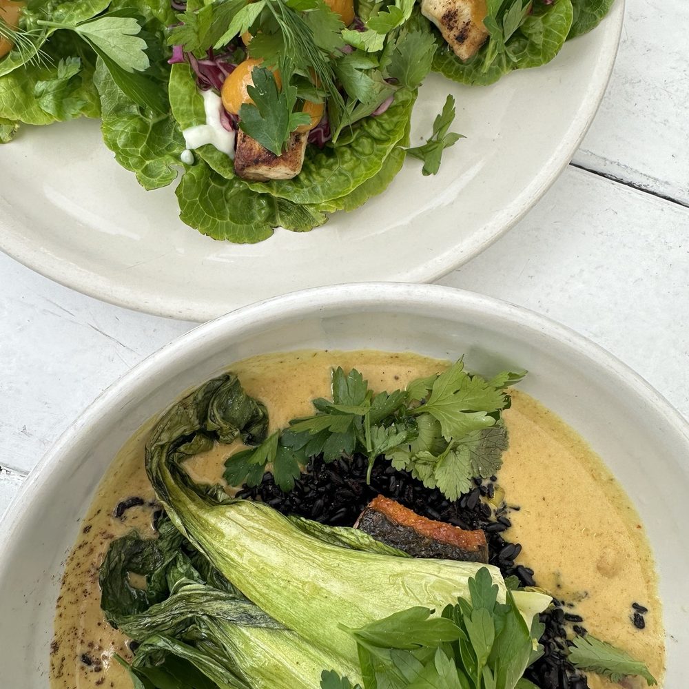 Great White - Salmon curry and lettuce wrapped fish tacos - Cafes Near Me - Los Angeles, California Great White - Salmon curry and lettuce wrapped fish tacos - Cafes Near Me - Los Angeles, California