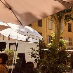 4 Saisons - Ambiance et desserts... mention spéciale pour le tiramisu et les glaces !