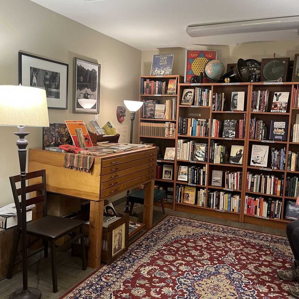 Backstreet Beat - Used Bookstore Near Me - Bainbridge Island, Washington