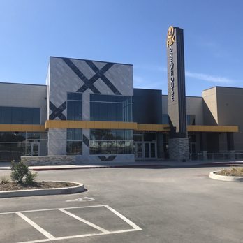 Flix Brewhouse - Cinema Near Me - San Antonio, Texas