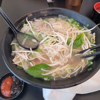 Pho Duong - Pho house special 201 with garnish - Vietnamese Near Me - Toronto, Ontario Pho Duong - Pho house special 201 with garnish - Vietnamese Near Me - Toronto, Ontario