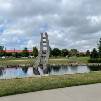 Gezer Park - Water Feature / Small Pond - Parks Near Me - Leawood, Kansas Gezer Park - Water Feature / Small Pond - Parks Near Me - Leawood, Kansas