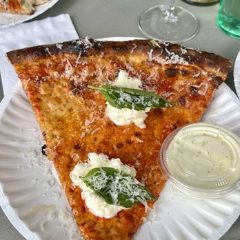 Flo's Wine Bar & Bottle Shop - Stracciatella - Wine Bars Near Me - Austin, Texas