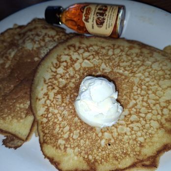 Cracker Barrel Old Country Store - A simple but delicious plate of pancakes. The individual serving of maple syrup is quite charming. - American Near Me - Owensboro, Kentucky