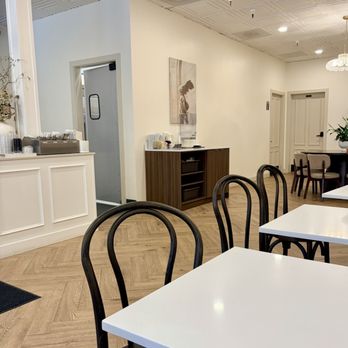 Crème Coffee - Interior - Coffee & Tea Near Me - Sacramento, California