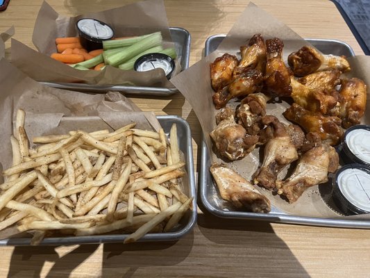 Buffalo Wild Wings by null